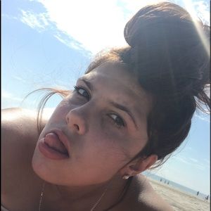 Meet your Posher, Delaney